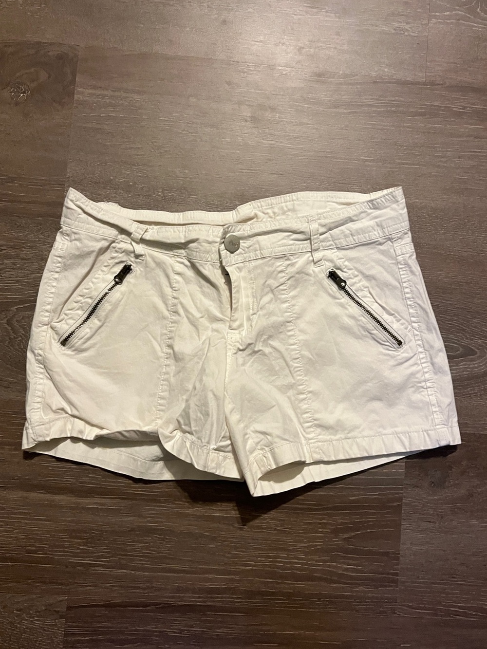 Faded glory Women's White Cotton Zip-Pocket Shorts size 6